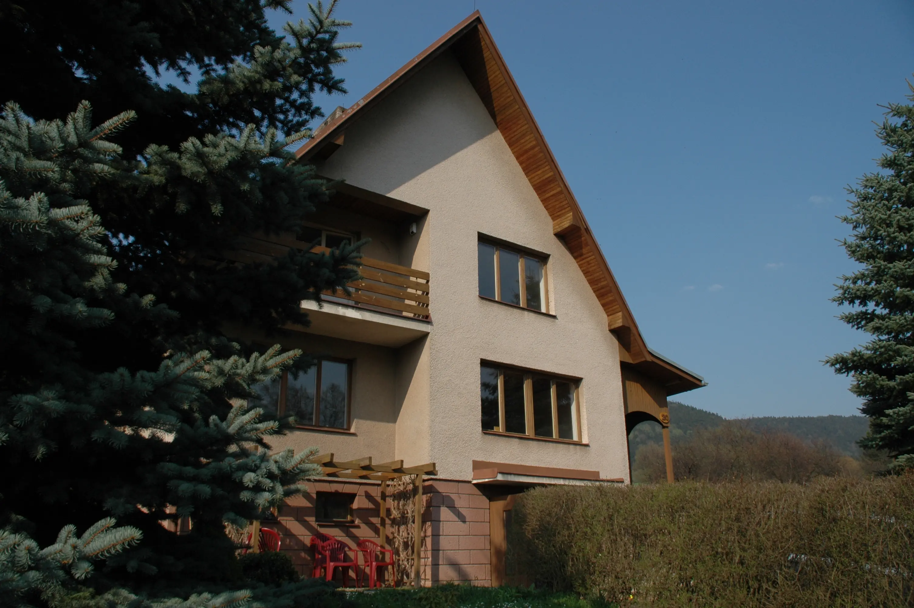 Ruim vakantiehuis, 4 slaapkamers, op gewilde locatie nabij Trutnov te koop in Tsjechie